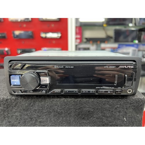 ALPINE UTE-200BT (S/H)